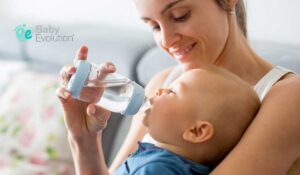 Cómo darle agua a tu bebé
